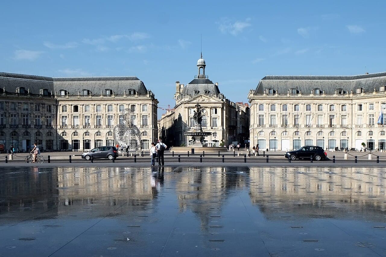 Place de la Bourse et miroir d'eau à Bordeaux